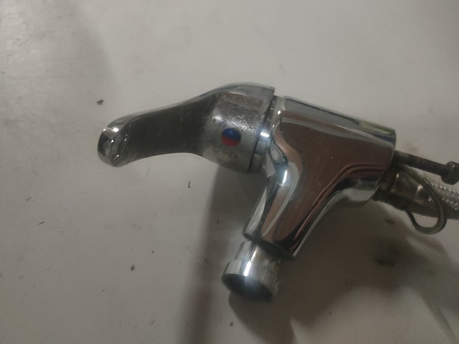 Mixer with 2 Faucets64298255939458122