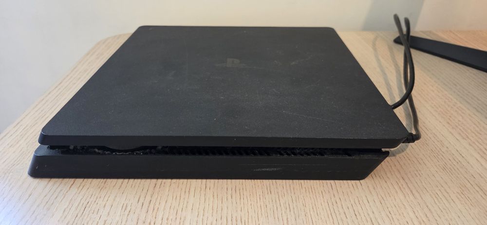 PS4 1T em muito vom estado