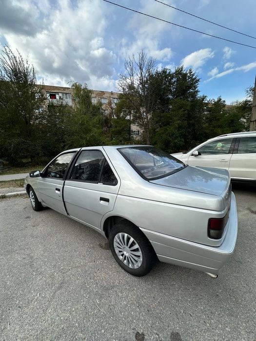 Продам автомобиль Пежо 405