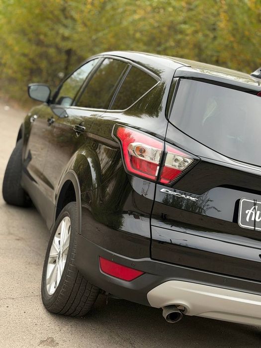 продам Ford Escape
