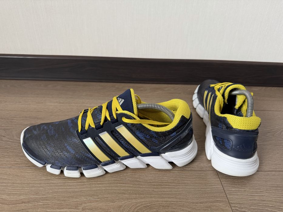 Кросівки adidas 44 розмір