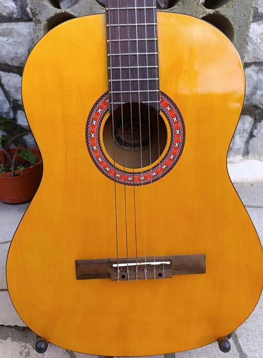 Guitarra clássica - Boa e Barata para se iniciar