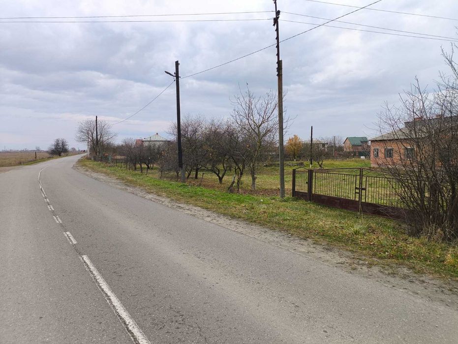 незавершений будинок та земельна ділянка 25 сот., с. Старий Добротвір