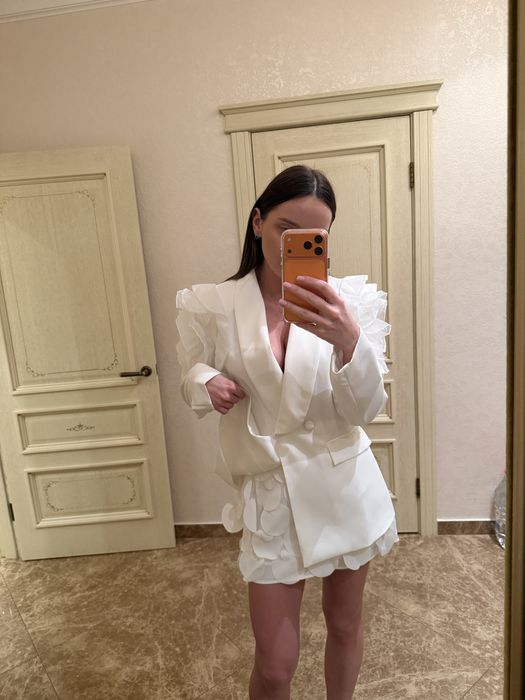 Комплект піджак + спідниця-шорти