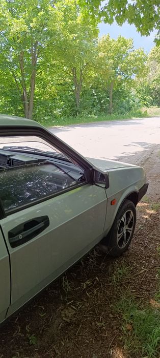 Автомобіль в гарному стані,2002 року випуску.Пробіг рідний без іржі,авто вкладень не потребує.