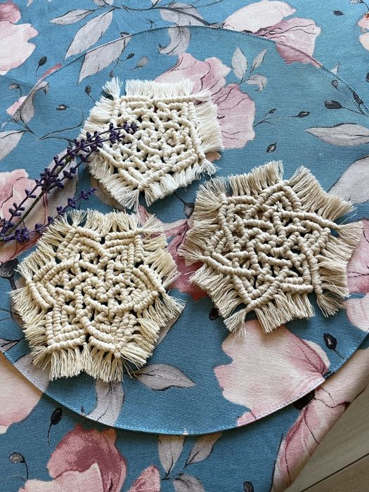 Підставка під гаряче,серветки,макраме