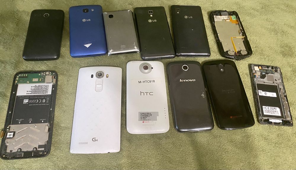 Лот телефонів на запчастини