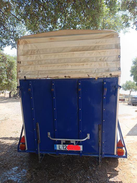 Vendo roulote de cavalos