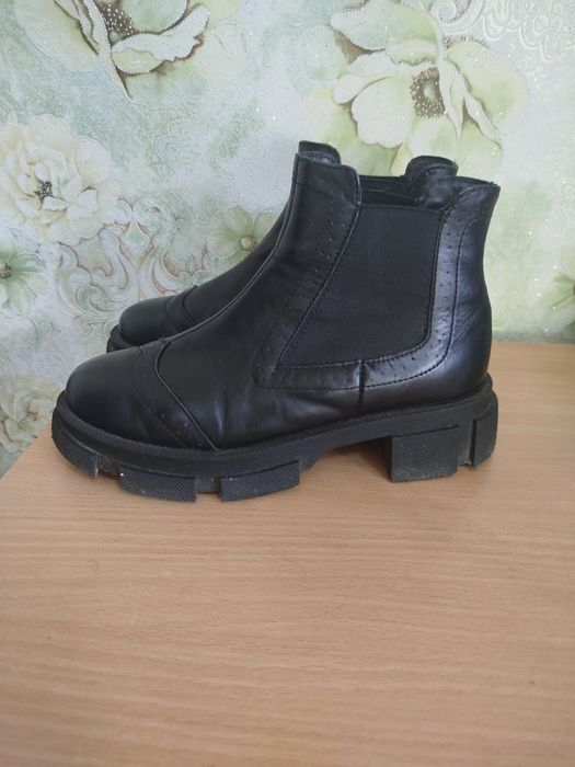 Шкіряні Челсі ботинки