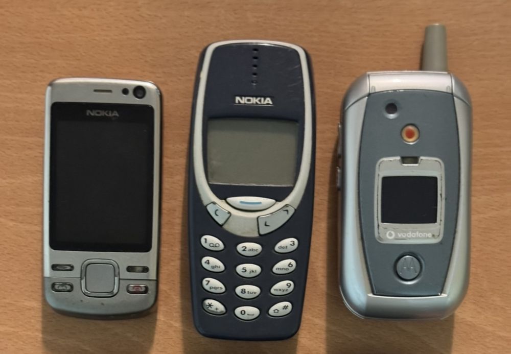 Vintage Mobile Phone Set (6 Units) – For Use or Collection64309591585539121