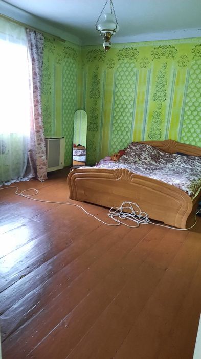 ТЕРМІНОВО продається будинок у м.Вашківці Вижницького р-ну, Черн.обл.