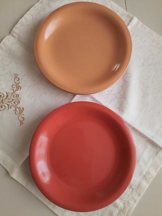 Наборы тарелок в 2-х расцветках