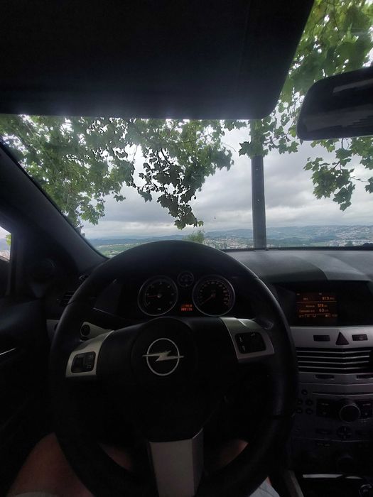 Opel Astra H GTC 1.3