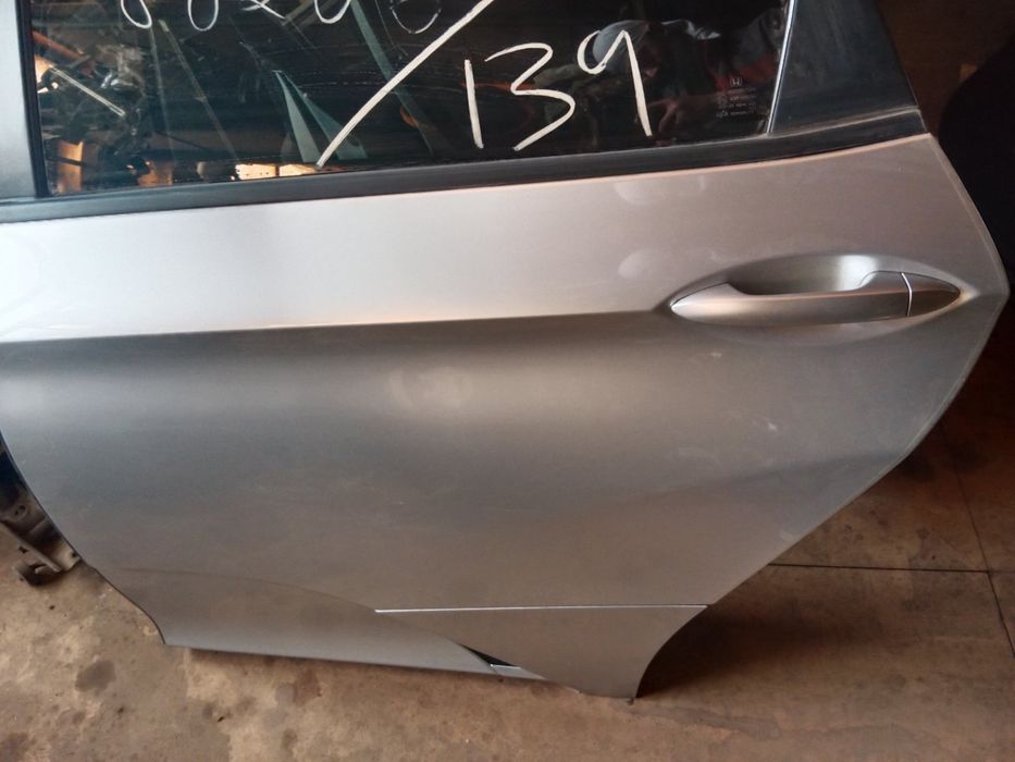 Honda Clarity Двери