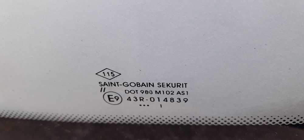 Скло лобове Рено Докер.