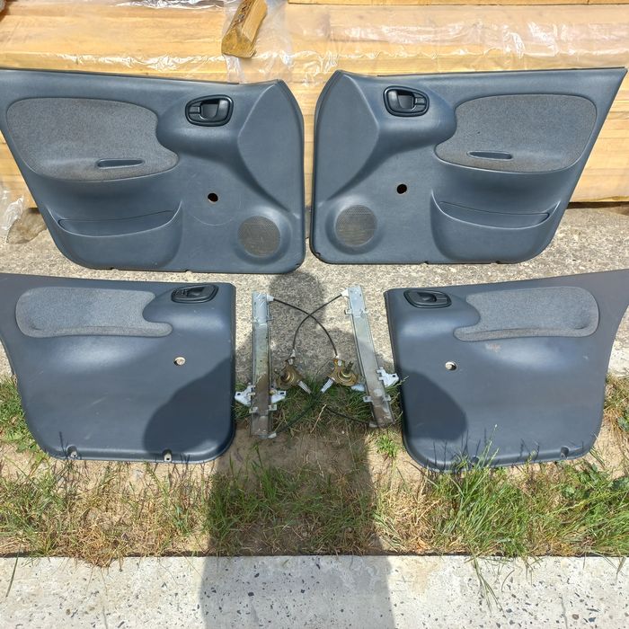 Дверні карти з склопідйомниками део ланос сенс