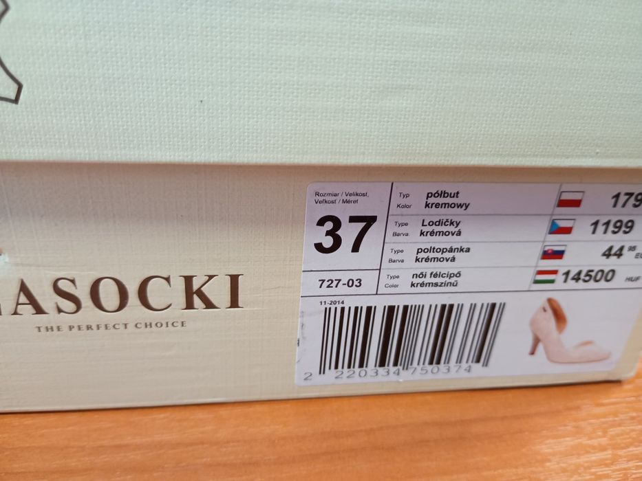 Półbuty kremowe Lasocki