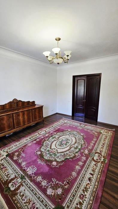 Продам 3кв. Центр, сталинка 2 этаж, гараж, набережная