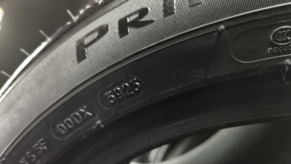 Pneus  215/55/17