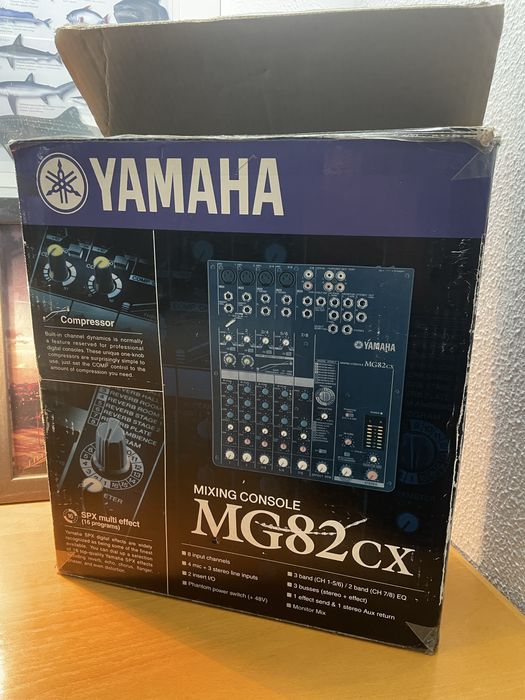 Mesa de Mistura Yamaha MG82CX com efeitos