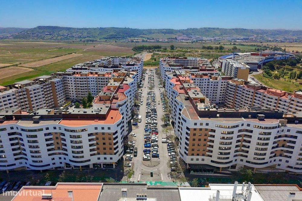 Apartamento T4 - Urbanização Quinta do Infantado, Loures