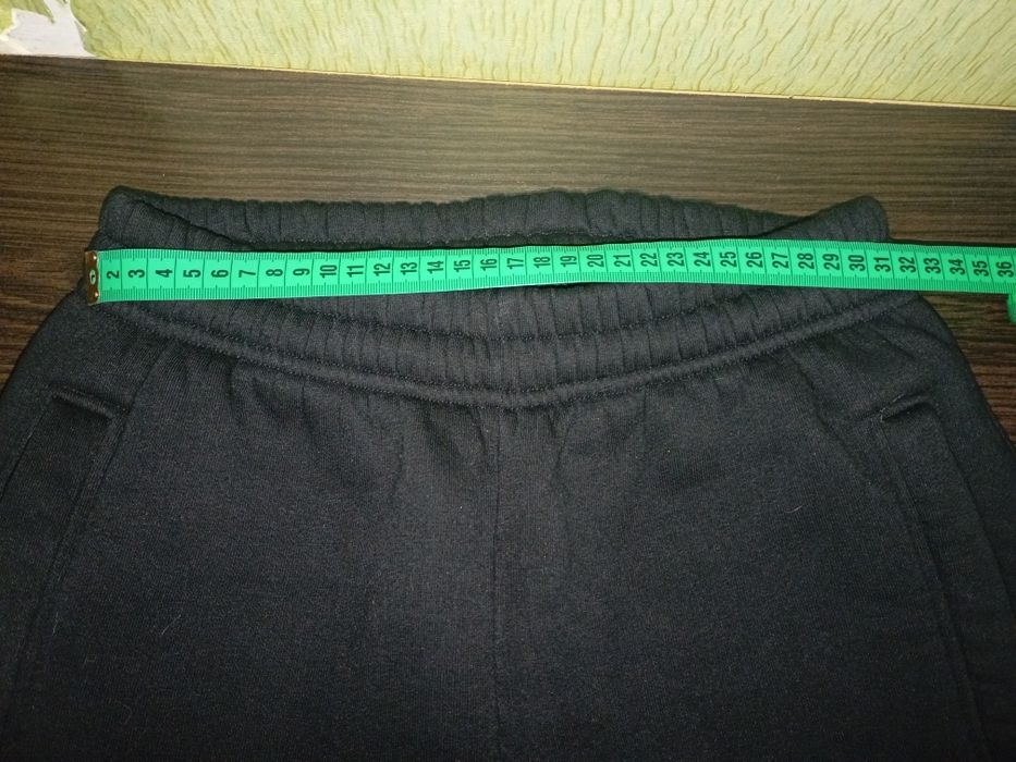 Теплые модные спортивные штаны на школьника