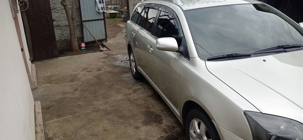 Продам Таёту Авенсис