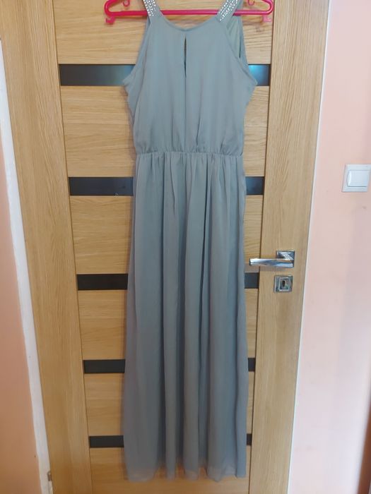 Dluga elegancka sukienka