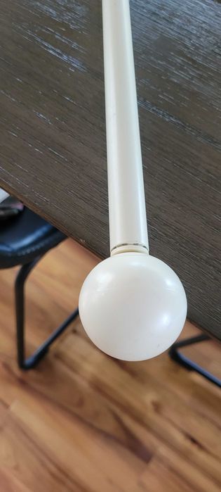 Biały metalowy karnisz teleskopowy Ikea
