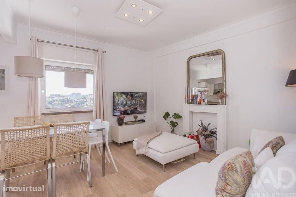 Apartamento T3 em Ramada e Caneças
