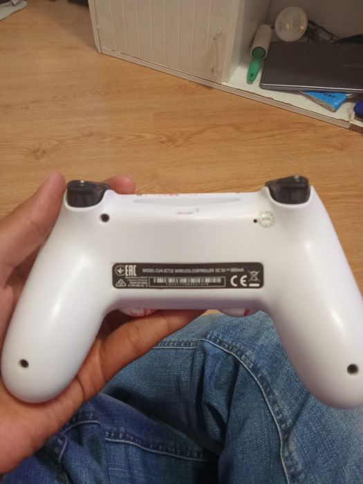 Comando de PS4 personalizado em ótimo estado