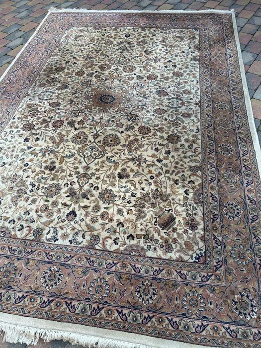 Wełniany dywan ręcznie tkany – Rugmark – 210 × 320