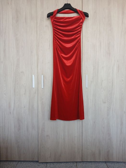 Vestido de mulher (ler anuncio)