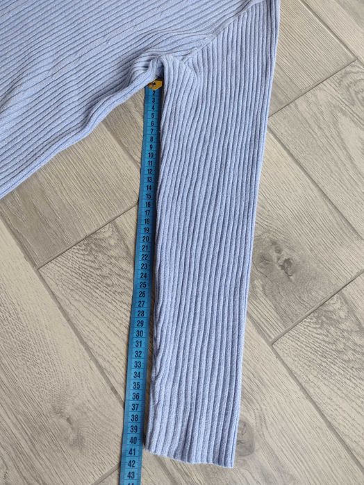 Sweter z golfem rozmiar M