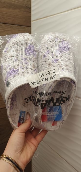 Klapki krokodylki a'la crocs sunlanse 39 białe w kwiaty z dziurkami