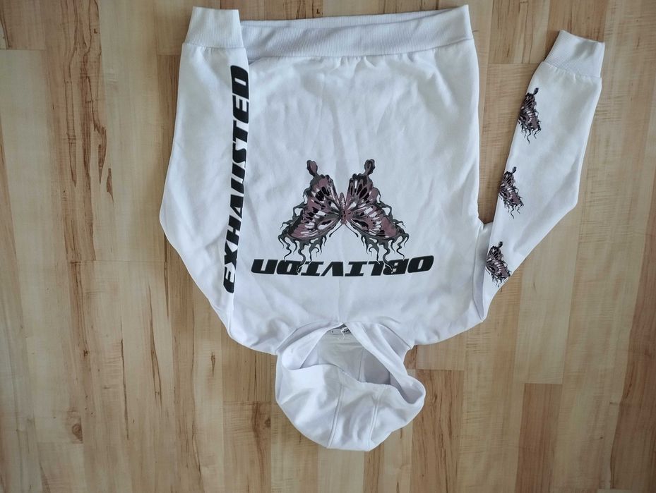 Bluza Cropp s biała z motywami