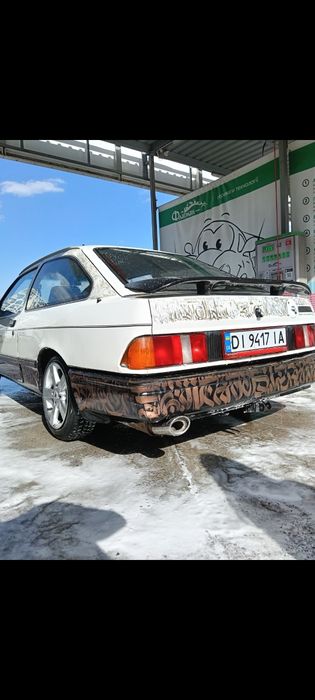 Ford sierra 2.0 coupe на бойовому ходу