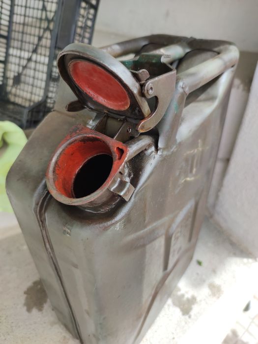 JERRICAN'S* "Militares ,exercito Português,ano 52. 54 ,55 e 1966 nunca