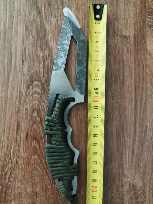 Nóż myśliwski survival