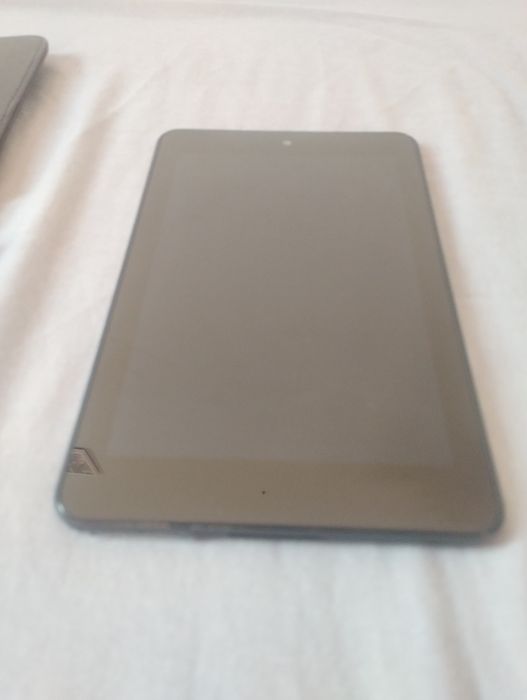 Tablet Dell venue7 3740 LTE stan dobry razem z klawiaturą