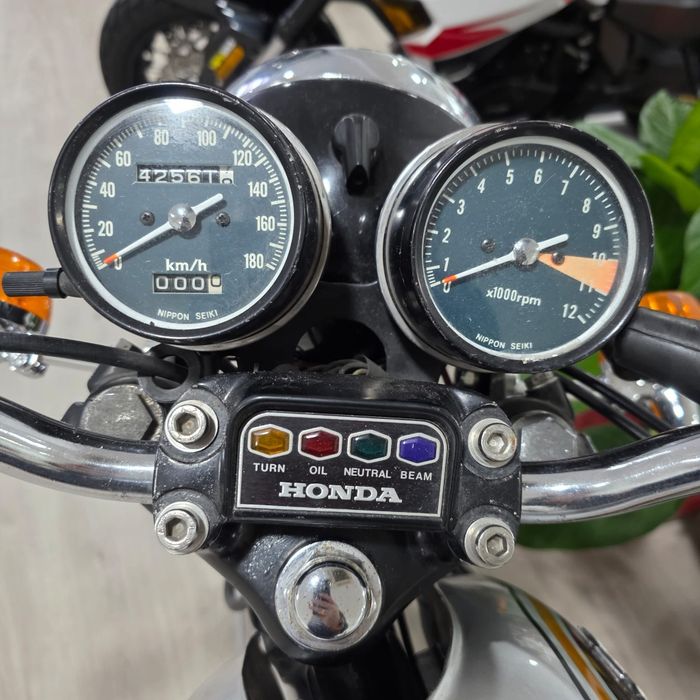 CB 350 FOUR restaurada
