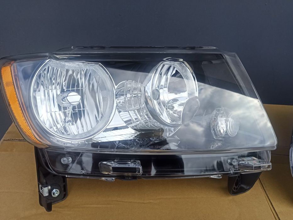 Фара Jeep Compass 2011-17 джып компас 68171214AA,68171215AA