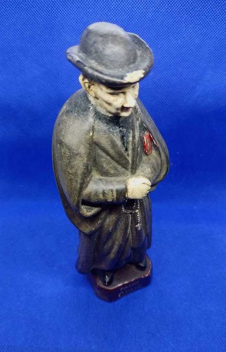 Estatueta em cerâmica Padre Cruz