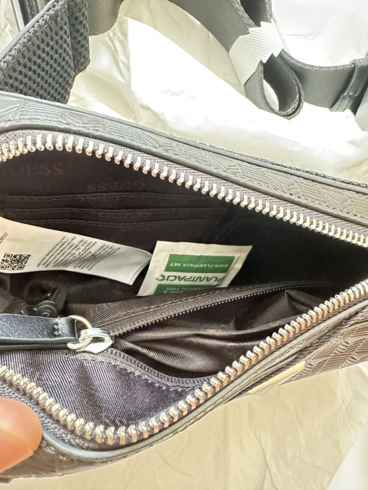 Сумка Guess Мужская черная поясная сумка с узором