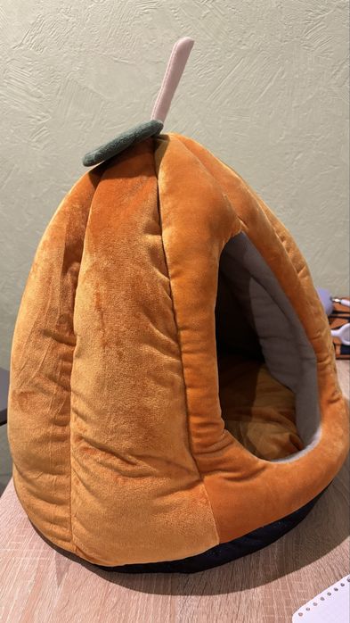 Лежанка для собак чи котів Гарбузик