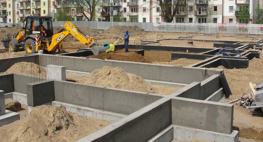 Płyty fundamentowe, prace żelbetowe, budowa inwestycji, wymiana gruntu