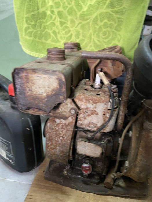 Bomba de água antiga