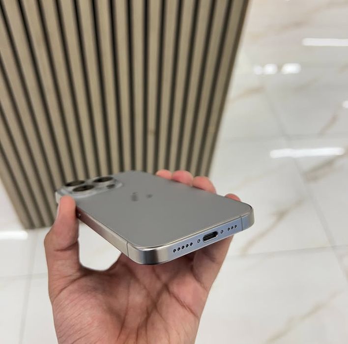 iPhone 15 Pro 256GB Natural Titanium