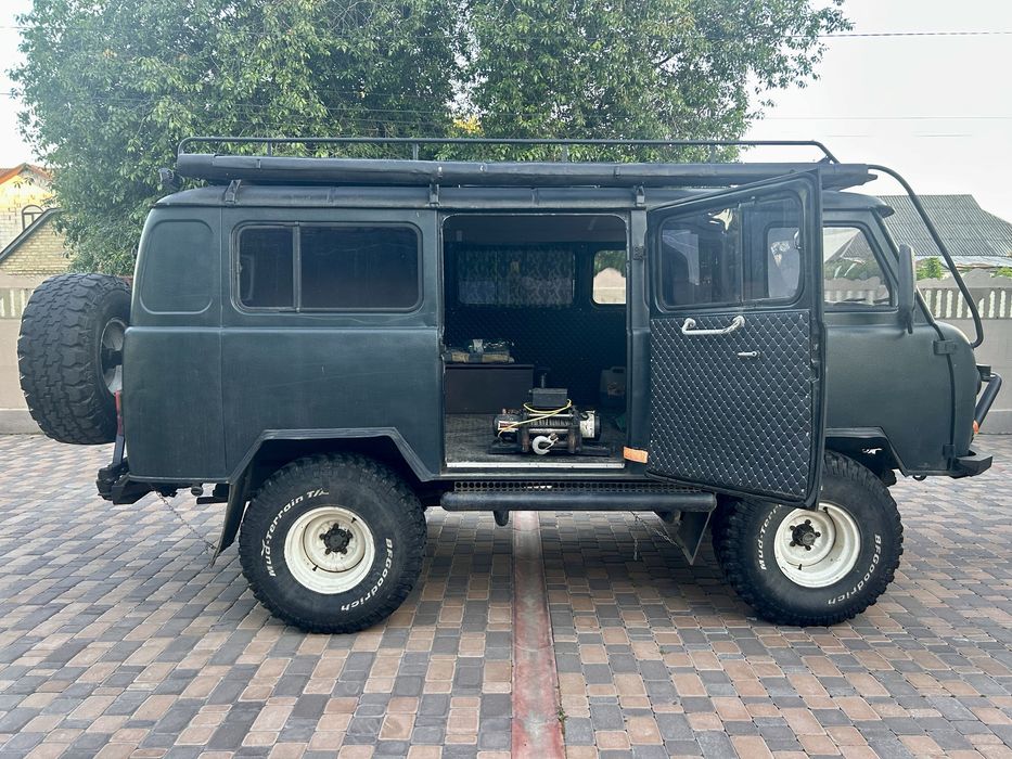 Автомобіль УАЗ 3962