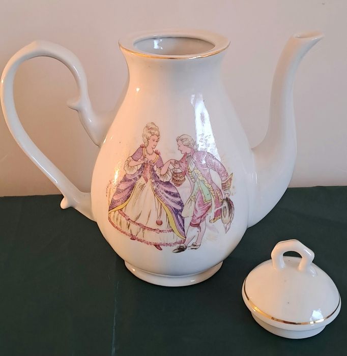 Bule de cafe em porcelana antigo